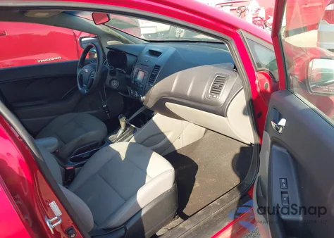 2016 Kia Forte Lx z USA, uszkodzony, nr VIN KNAFX4A60G5560224